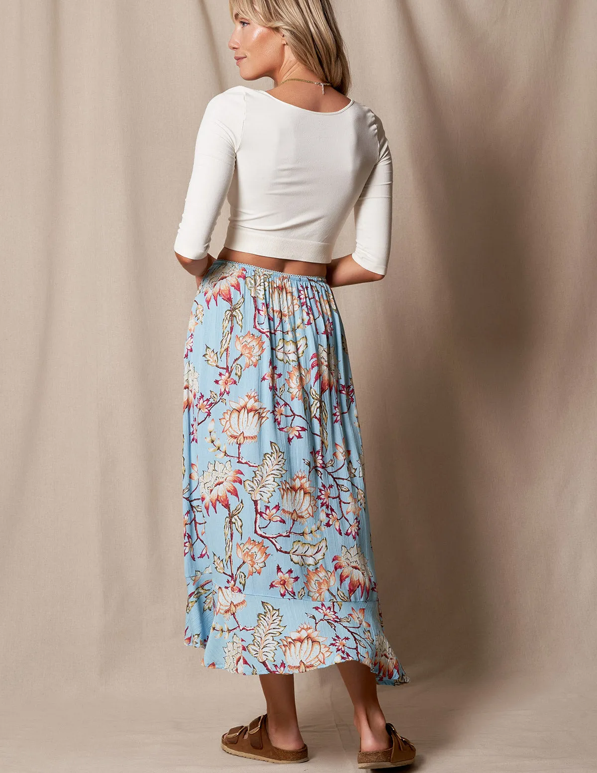 Sure! Here’s an optimized title for the Charlotte Midi Skirt:

Elegant Charlotte High-Waisted Midi Skirt – Flowy and Chic Floral Design for Effortless Style

This title includes important modifiers and descriptive terms to attract potential buyers.